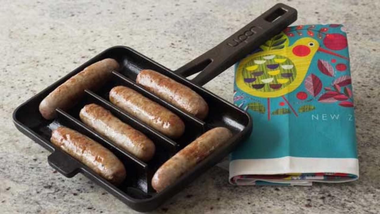 https://www.cookinggizmos.com/wp-content/uploads/2018/01/19/UPAN-Sausage-Fry-Pan-1280x720.jpg